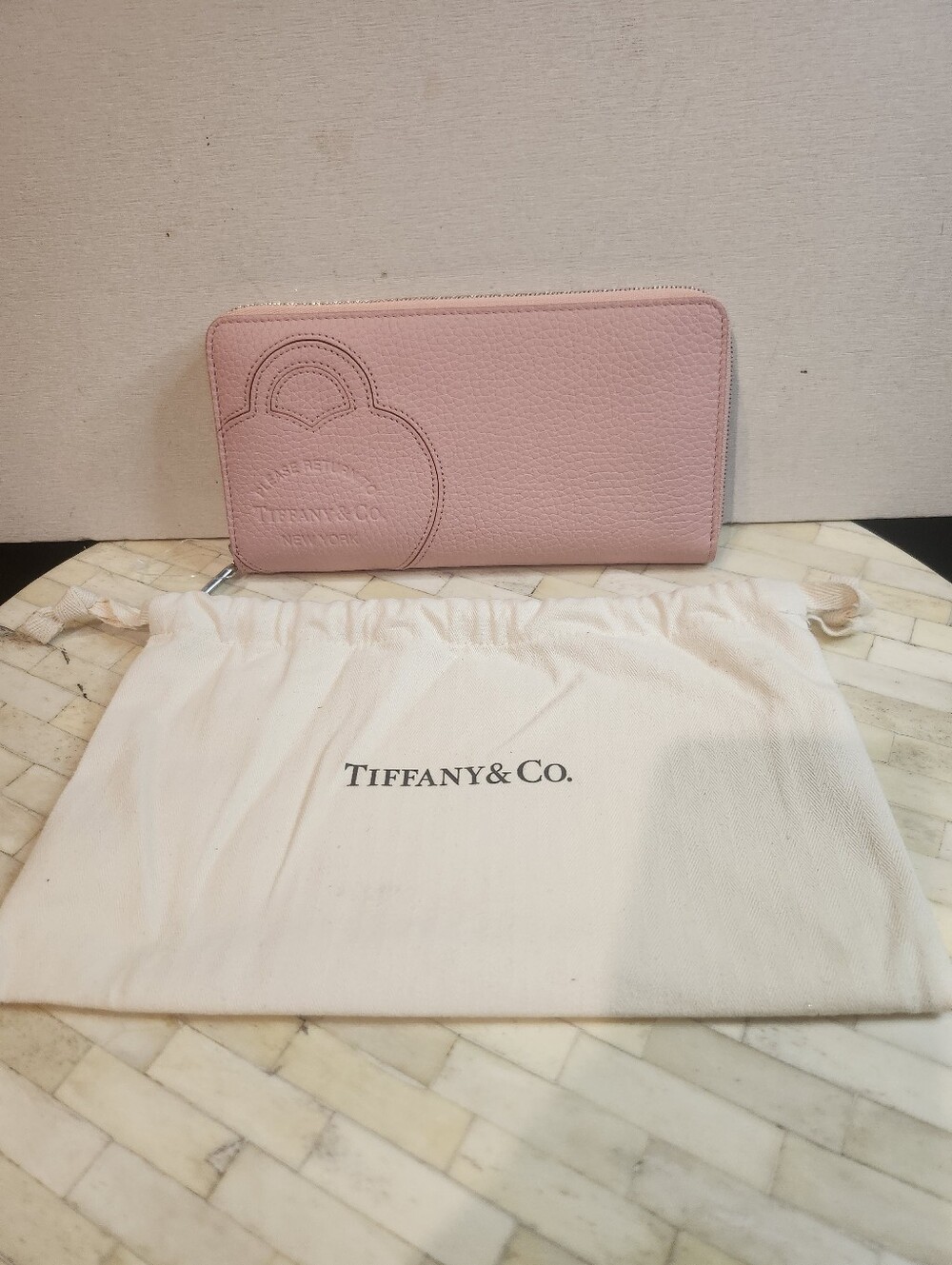Tiffany & Co. Return to Tiffany Leather Large Zip Heart Wallet Pink NEW & dust b